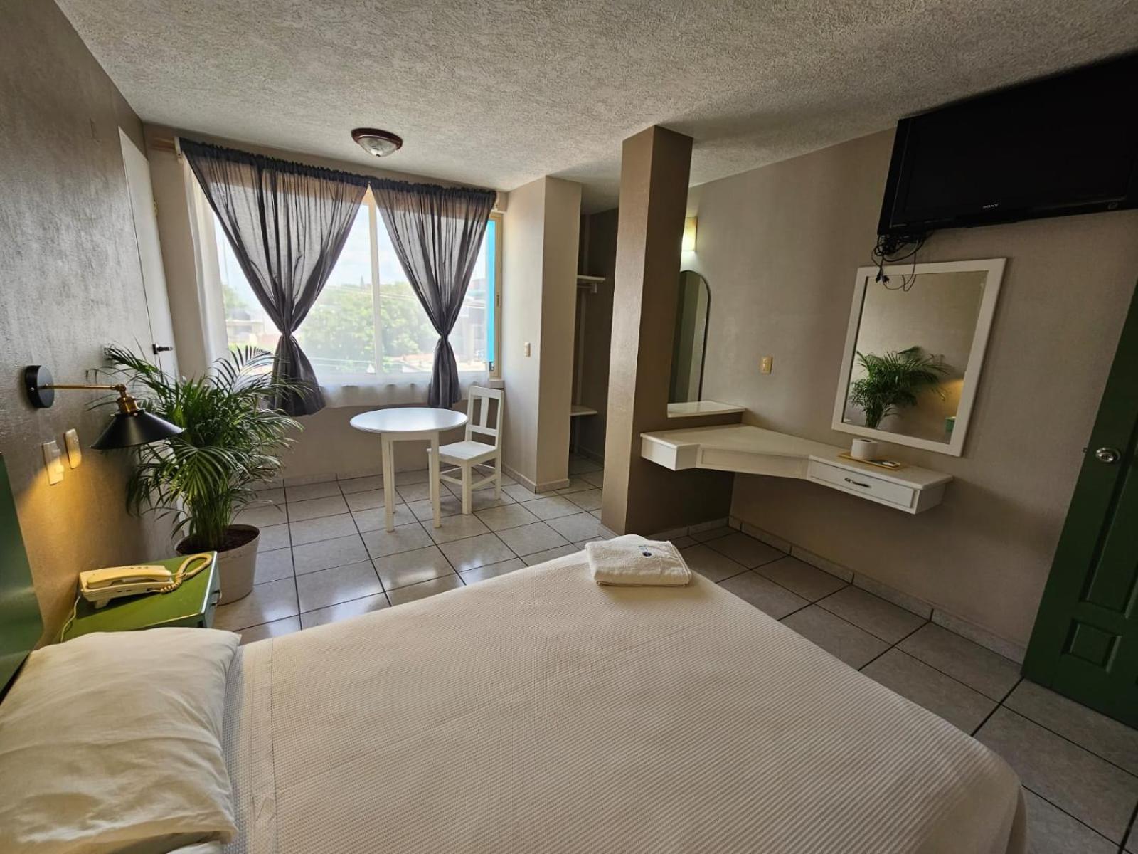 Hotel Punto Poza Rica Exteriör bild