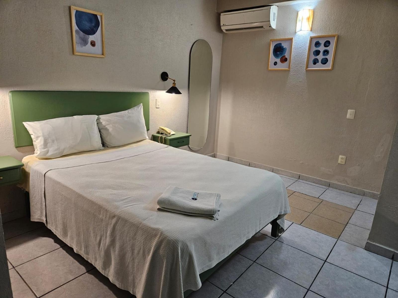 Hotel Punto Poza Rica Exteriör bild