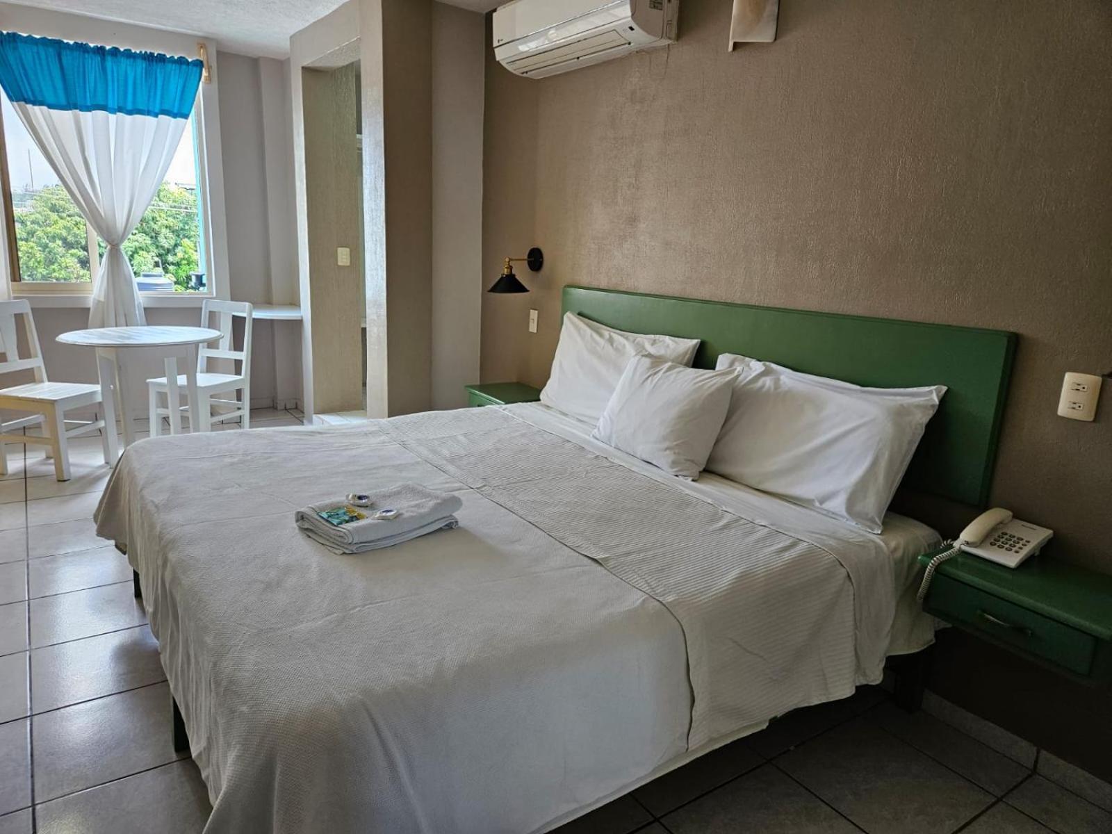 Hotel Punto Poza Rica Exteriör bild
