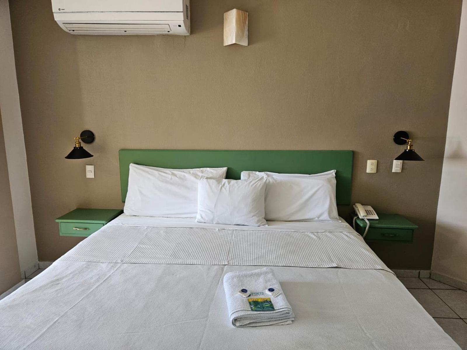 Hotel Punto Poza Rica Exteriör bild