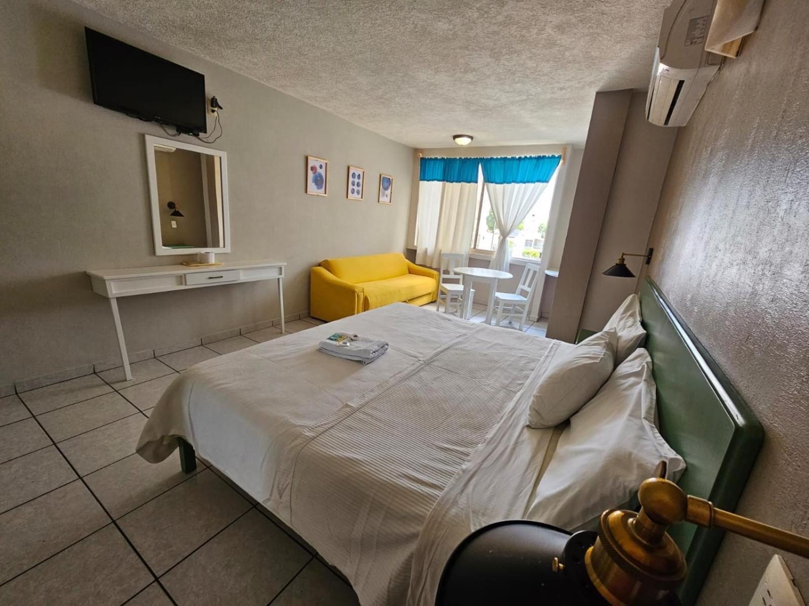Hotel Punto Poza Rica Exteriör bild