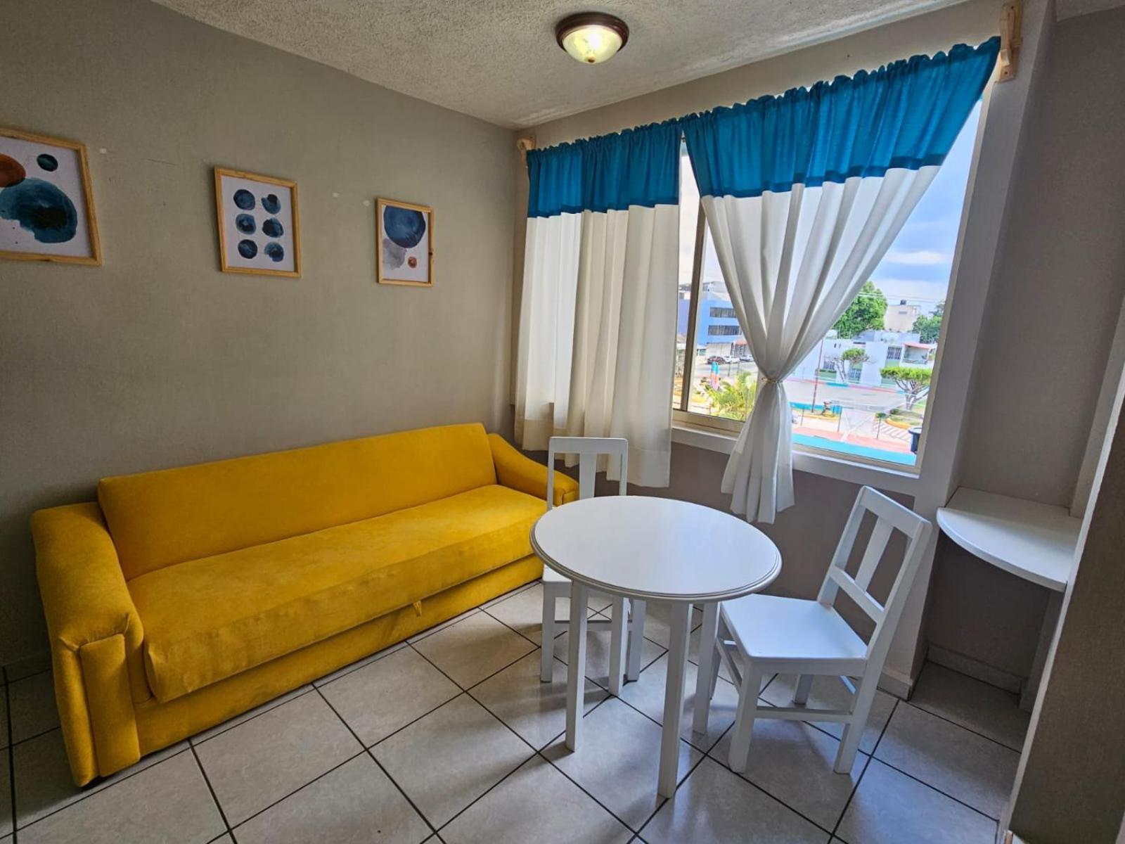 Hotel Punto Poza Rica Exteriör bild