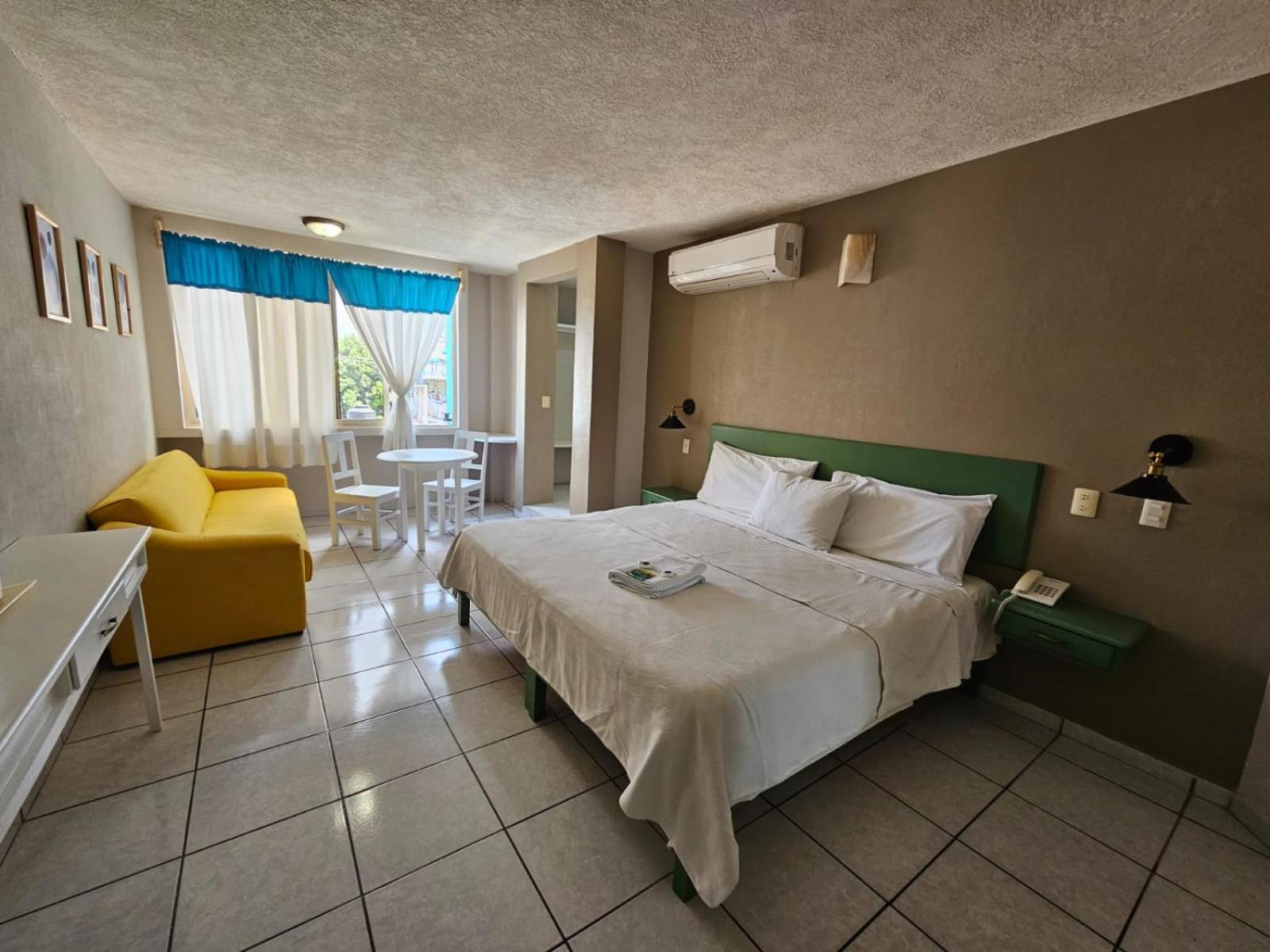 Hotel Punto Poza Rica Exteriör bild